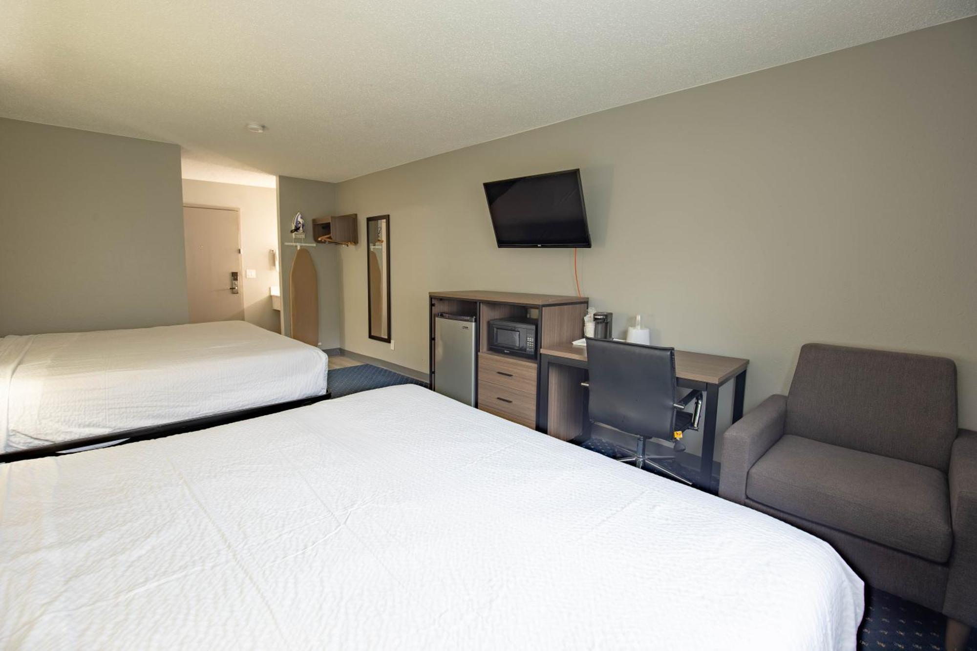 Super 8 By Wyndham Rockford I-90 Casino District Hotel Exterior photo